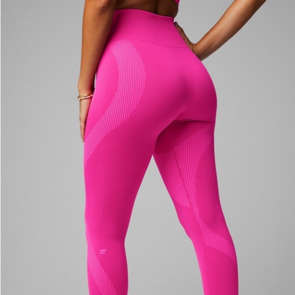 Fabletics Seamless High-Waisted Wave 7/8 - Neon Pink Tropic